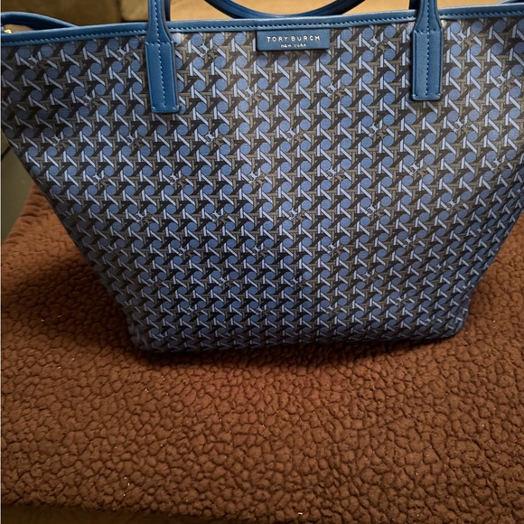 Tory Burch Handbags - Tory Burch every ready tote
